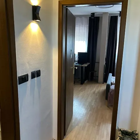 Stylish In Aerodrom, 4 Guests *